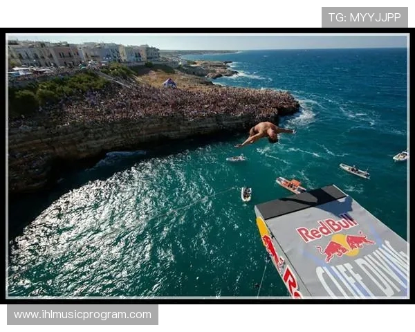 从高空跃入碧波之间探寻跳水运动的力量美感与心灵震撼 从高空跃入碧波之间探寻跳水运动的力量美感与心灵震撼