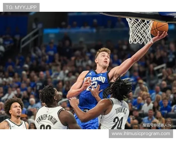 篮网与老鹰展开激烈对决 双方明星球员表现引人瞩目