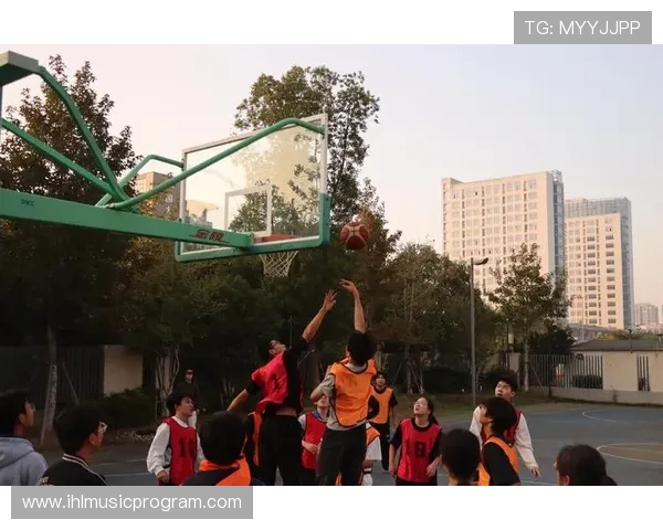 篮球点燃青春梦想凝聚团队力量谱写赛场激情篇章