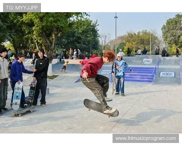 重庆滑板队的蜕变之旅：从地方队伍到世界攀岩锦标赛的崭露头角